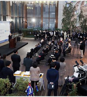 启明大学美术学院成立60周年，举办募集奖学金特别展览会